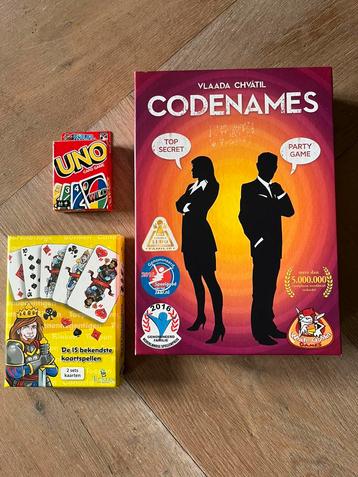 Codenames, nieuwstaat + gratis 2 extra spelletjes beschikbaar voor biedingen