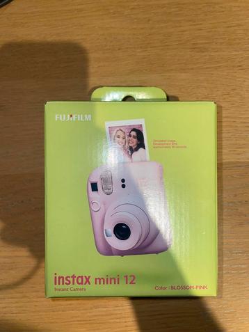 INSTAX mini 12 beschikbaar voor biedingen