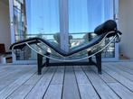 Le Corbusier LC4 ligstoel zwart leer, Huis en Inrichting, Banken | Sofa's en Chaises Longues, Ophalen, Gebruikt, Eenpersoons, Metaal