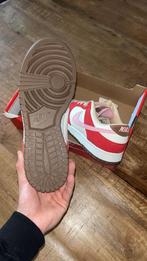 Nike SB Dunk Lows “Sail and Sport Red”, Kleding | Heren, Schoenen, Overige kleuren, Nike, Nieuw, Ophalen of Verzenden