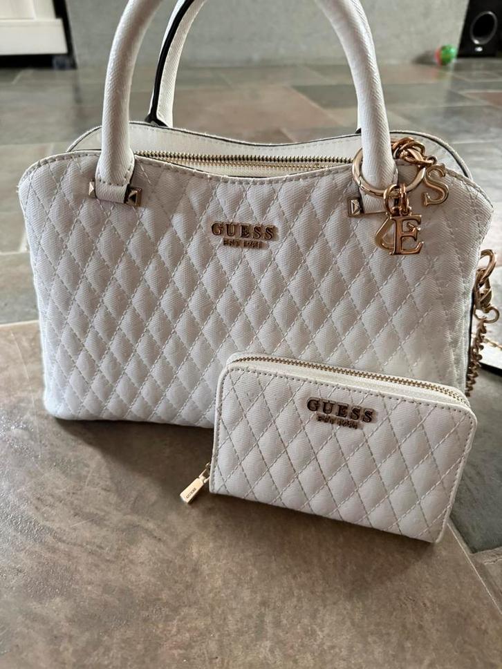 Guess Handtas + Portemonnee, Sieraden, Tassen en Uiterlijk, Tassen | Damestassen, Nieuw, Handtas, Wit, Ophalen of Verzenden