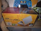 New Nintendo 2ds Xl + box protector 6 games bon etc, Spelcomputers en Games, Spelcomputers | Nintendo 2DS en 3DS, Wit, Nieuw, 2DS