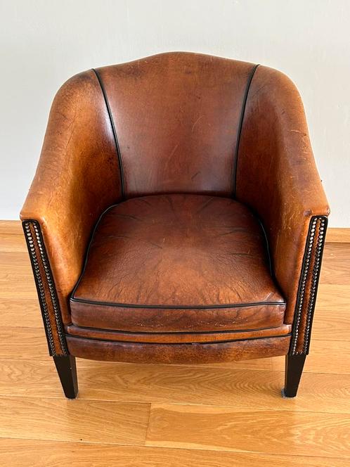 Bieden! Clubfauteuil schapenleer merk Lounge Atelier, Huis en Inrichting, Fauteuils, Gebruikt, Leer, 50 tot 75 cm, Minder dan 75 cm