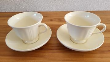 Set van 2 Wedgwood Queens Shape kop en schotels beschikbaar voor biedingen