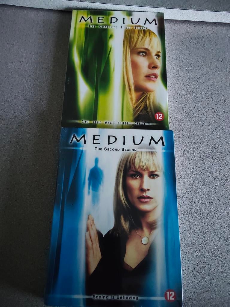 Dvd boxen Medium seizoen 1 en 2 nieuw in verpakking!, Ophalen of Verzenden, Zo goed als nieuw