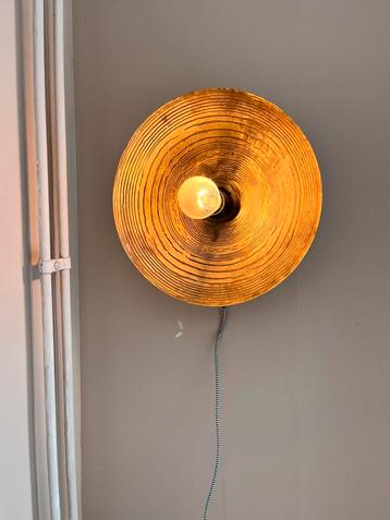 Leuke wandlamp beschikbaar voor biedingen