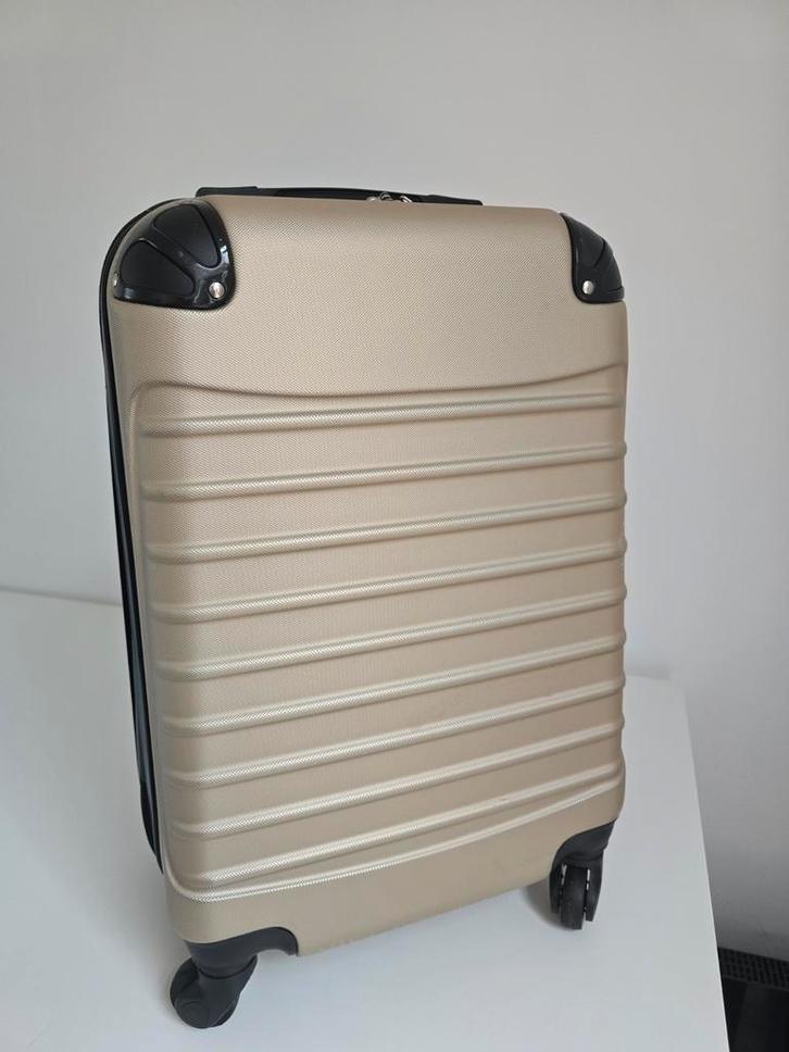 Trolley Koffer - Ideaal voor Reizen!, Sieraden, Tassen en Uiterlijk, Koffers, Zo goed als nieuw, Hard kunststof, Minder dan 50 cm