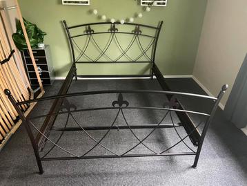 Super stevig bed