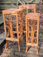 Vintage rotan planten tafeltjes, Ophalen, Zo goed als nieuw