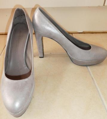 Kennel & Schmenger pumps maat 40 zilverkleurig hak 11 cm beschikbaar voor biedingen