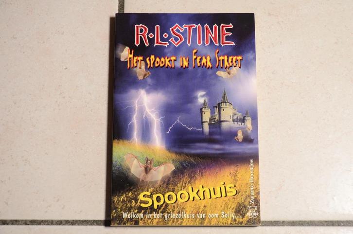 R.L. Stine, Fear Street, de laatste klas € 2 per boekje     , Boeken, Kinderboeken | Jeugd | 10 tot 12 jaar, Zo goed als nieuw