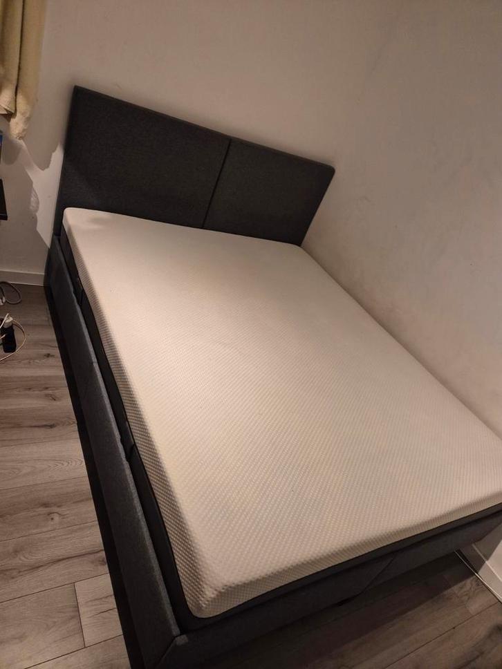 Emma Bed 160x200 + Matras (Zo Goed Als Nieuw), Huis en Inrichting, Slaapkamer | Bedden, Ophalen