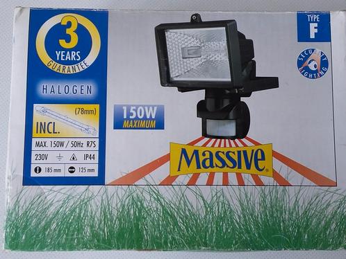 Halogeen Massive Buiten Lamp. 150w. Nieuw., Huis en Inrichting, Lampen | Spots, Nieuw, Ophalen of Verzenden