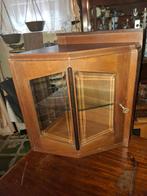 twee oude kastjes een met geslepen glas eiken en 1 mahonie, Antiek en Kunst, Antiek | Meubels | Kasten, Ophalen