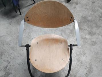 8 Vepa Alpine Vergaderstoelen (metalen frame en houten zitti beschikbaar voor biedingen
