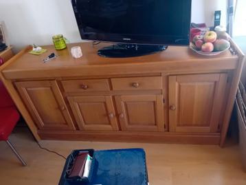 Licht eiken dressoir beschikbaar voor biedingen