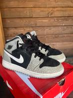 Air jordan 1s elephant print (inclusief rode veters), Kleding | Heren, Schoenen, Zwart, Nike, Ophalen of Verzenden, Sneakers of Gympen