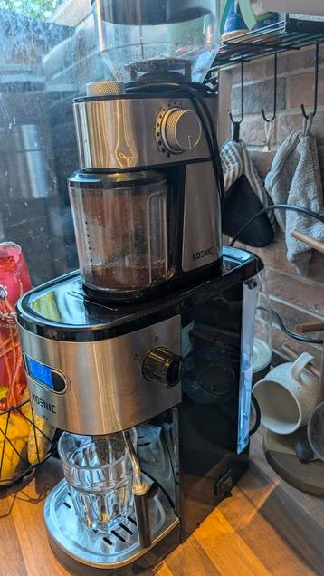 Semi-Automatisch espressomachine (Koffiezetaparaat) en koffi beschikbaar voor biedingen