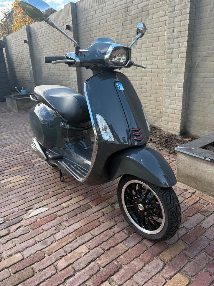 Vespa Sprint Topstaat! + Stuur verwarming, Fietsen en Brommers, Scooters | Vespa, Zo goed als nieuw, Overige modellen, Maximaal 45 km/u