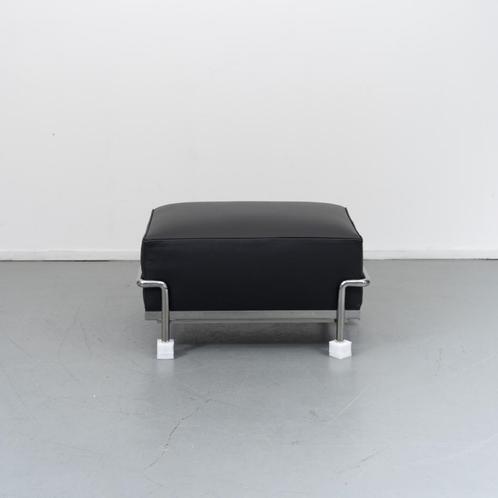 1 Cassina LC2 Le Corbusier Hocker zwart Leer Nieuw, Huis en Inrichting, Fauteuils, Nieuw, Leer, Metaal