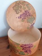 Houten Hoeden doos  heeft een doorsnee van 34cm en is, Antiek en Kunst, Ophalen of Verzenden