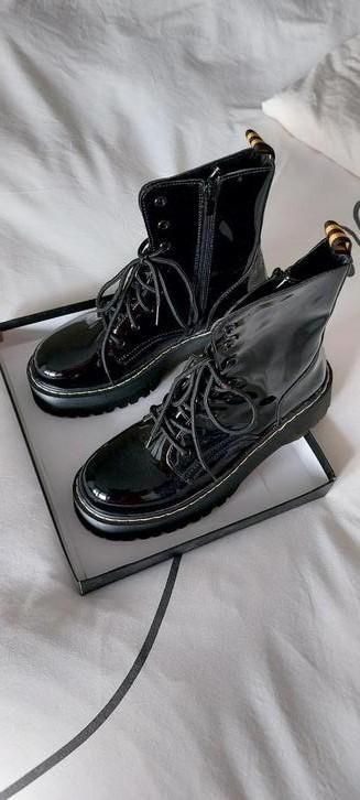 Satinyang leatherlook zwarte boots maat:40, Kleding | Dames, Schoenen, Zo goed als nieuw, Zwart, Ophalen