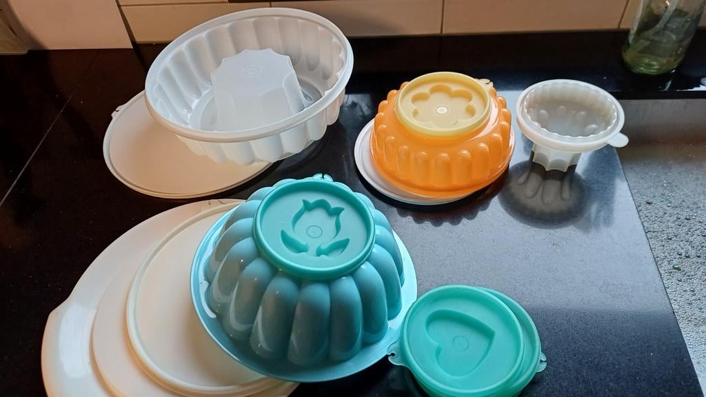 3 tupperware puddingvormen, Ophalen of Verzenden, Schaal