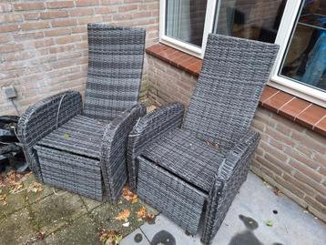 Lig stoelen inclusief kussens beschikbaar voor biedingen