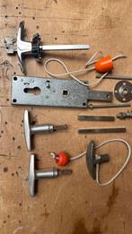 Garagedeur sluiting met div. onderdelen, Doe-het-zelf en Verbouw, Hang- en Sluitwerk, Ophalen, Nieuw, IJzer, Slot