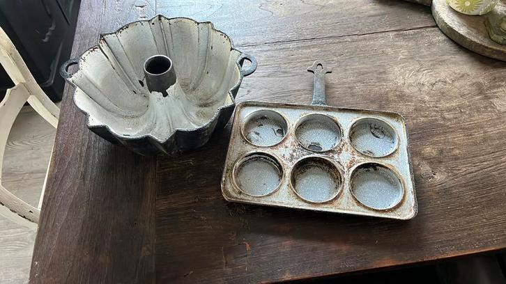 2 bakvormen van gietijzer, tulband en muffin, Antiek en Kunst, Curiosa en Brocante, Ophalen