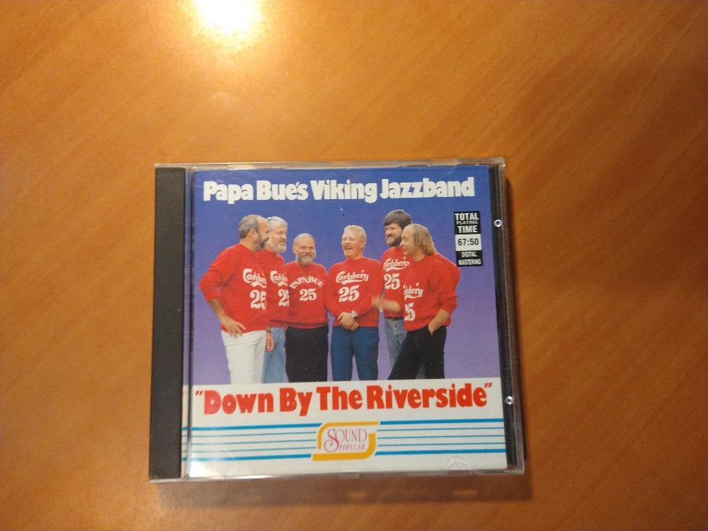 CD Papa Bue's Viking Jazzband - Down By The Riverside, Ophalen of Verzenden, 1980 tot heden, Zo goed als nieuw, Jazz