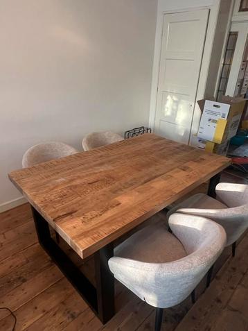 Mango Houten Eettafel beschikbaar voor biedingen