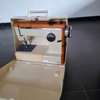 Een ouderwetse naaimachine, Hobby en Vrije tijd, Naaimachines en Toebehoren, Ophalen of Verzenden, Gebruikt, Overige merken