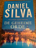 Daniel Silva: De geheime orde, Boeken, Amerika, Ophalen of Verzenden, Zo goed als nieuw