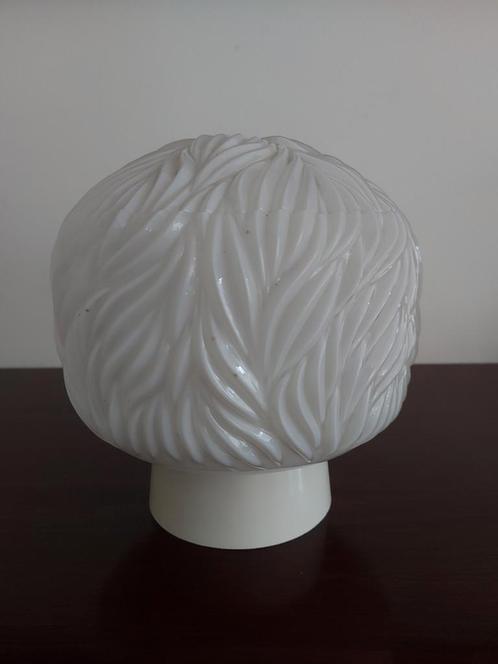 Vintage midcentury plafondlamp wit glanzend glas, Huis en Inrichting, Lampen | Plafondlampen, Glas, Ophalen of Verzenden