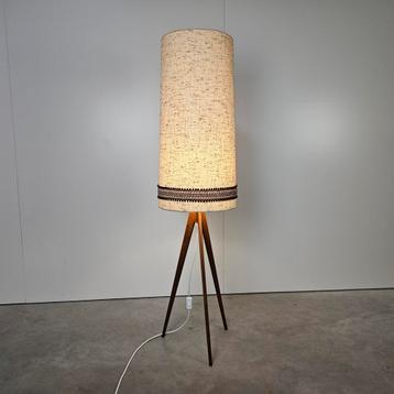 Vintage vloerlamp tripod beschikbaar voor biedingen