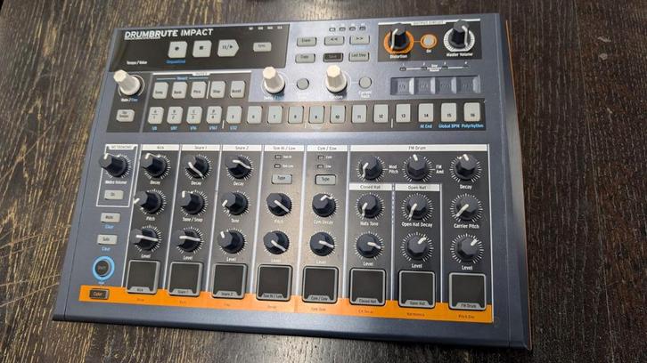 Arturia Drumbrute Impact - Krachtige Analoge Drum Machine, Muziek en Instrumenten, Drumcomputers, Zo goed als nieuw, Overige merken