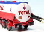 Unic Tankwagen Total + licht 1:43 NOREV / DINKY ref. CL5512, Hobby en Vrije tijd, Verzenden, Nieuw, Bus of Vrachtwagen, Norev