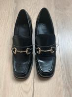 Zwarte loafers met gouden gesp - Maat 39, Kleding | Dames, Schoenen met lage hakken, Zwart, Ophalen of Verzenden, Zo goed als nieuw
