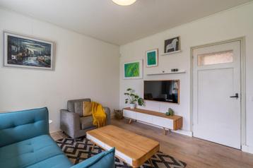 eiken houten TV meubel met afgeronde hoeken beschikbaar voor biedingen