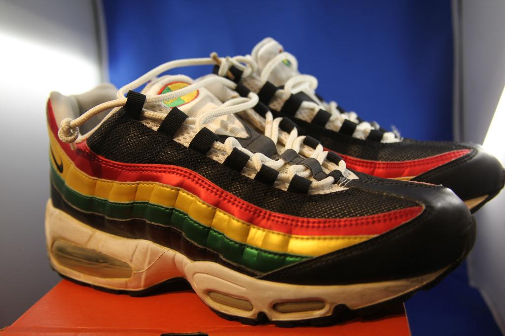 Nike AirMax 95 Size 10.5 2004 Jamaica Rasta Red Green Yellow, Nike air max, Ophalen of Verzenden, Gedragen, Sportschoenen