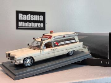 CADILLAC S&S High Top Ambulance (1966), white 1:43 Neo Scale beschikbaar voor biedingen