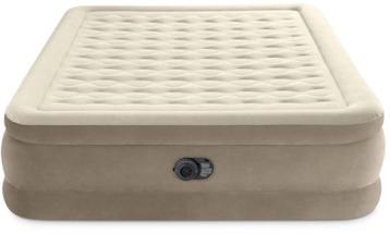 Intex queen size air mattress beschikbaar voor biedingen