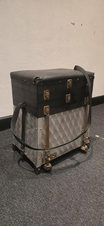 Vintage Viskoffer met Opbergruimte - Authentiek beschikbaar voor biedingen