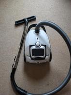 Inventum Stofzuiger - 1 jaar oud, Witgoed en Apparatuur, Stofzuigers, Ophalen, Zo goed als nieuw