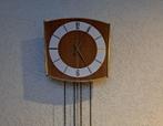 Vintage klok bruin met slinger en 2 koperen gewichten, Antiek en Kunst, Antiek | Klokken, Ophalen