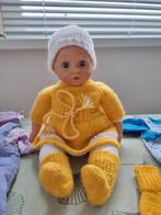 Pop met extra kleertjes., Ophalen of Verzenden, Gebruikt, Babypop