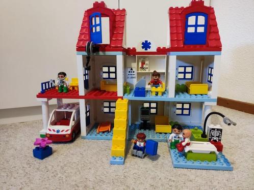 LEGO Duplo 5795 Groot Ziekenhuis, Kinderen en Baby's, Speelgoed | Duplo en Lego, Zo goed als nieuw, Duplo, Ophalen of Verzenden