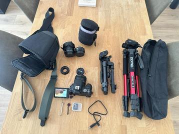 Canon EOS 200D + 2 lenzen + veel accessoires beschikbaar voor biedingen
