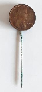 1 Cent Lincoln steek speldje 1945, Verzamelen, Speldjes, Pins en Buttons, Ophalen of Verzenden, Gebruikt, Stad of Land, Speldje of Pin